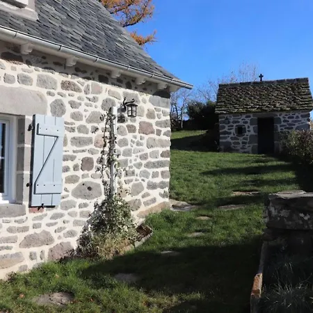 度假居 Maison De Caractere Avec Piscine Privative Au Coeur Des Volcans D'auvergne - Fr-1-742-173